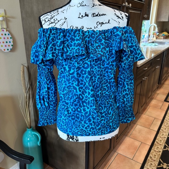 🛍NWT!! Lilly Pulitzer Beatrix Top- Oyster Bay Navy “My Favorite Spot” NWT!!!🛍 - Picture 6 of 14